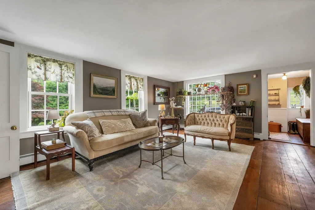 64 N Amherst Road Bedford NH 03110