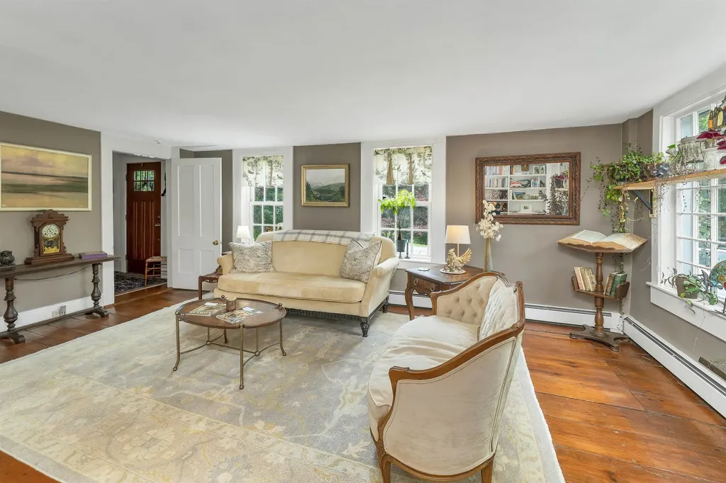 64 N Amherst Road Bedford NH 03110