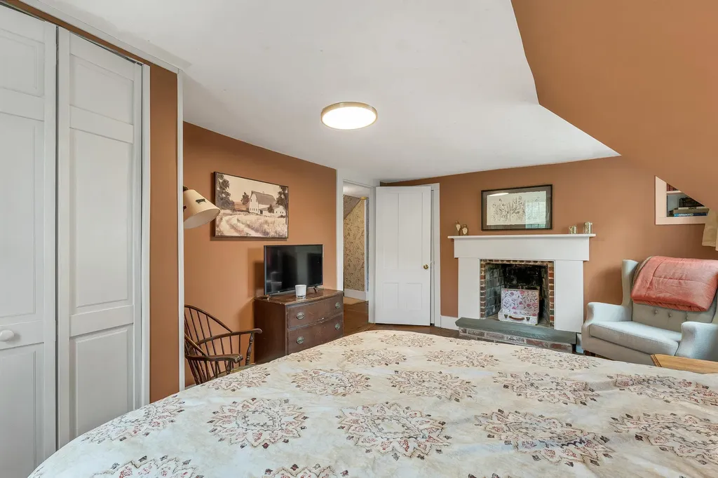 64 N Amherst Road Bedford NH 03110