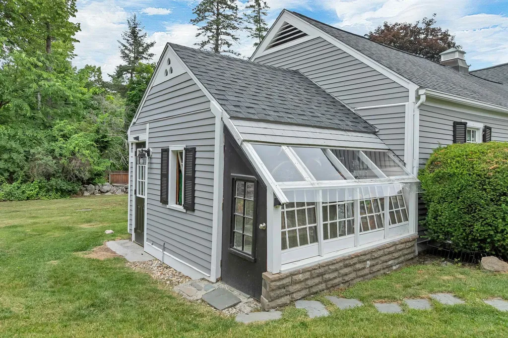 64 N Amherst Road Bedford NH 03110