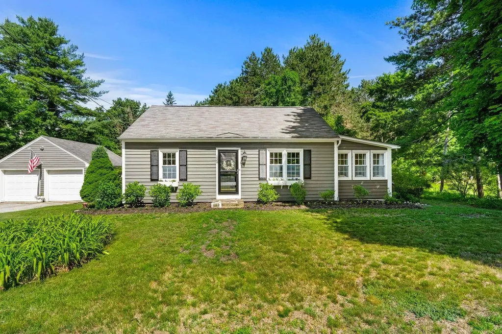 129 Bedford Center Road Bedford NH 03110