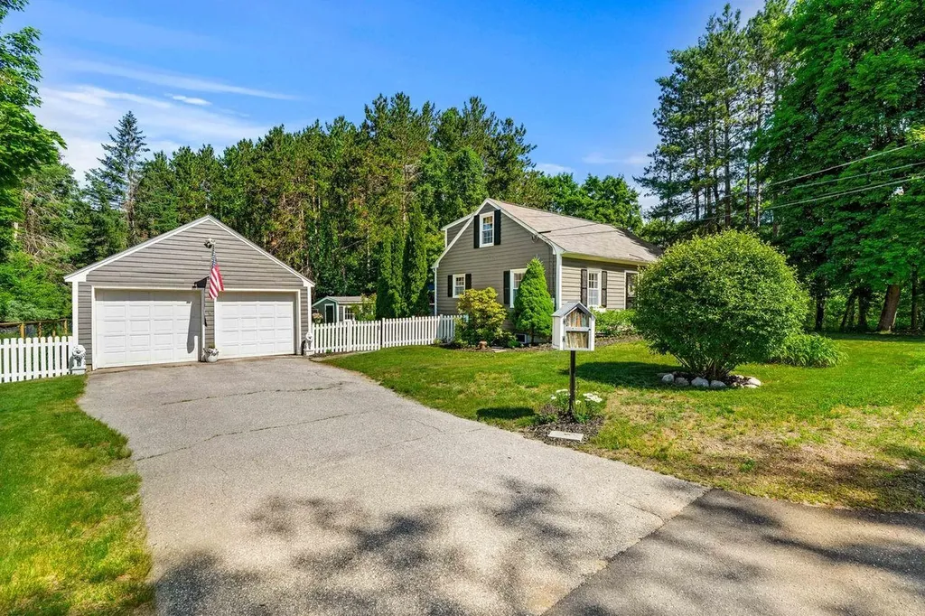 129 Bedford Center Road Bedford NH 03110