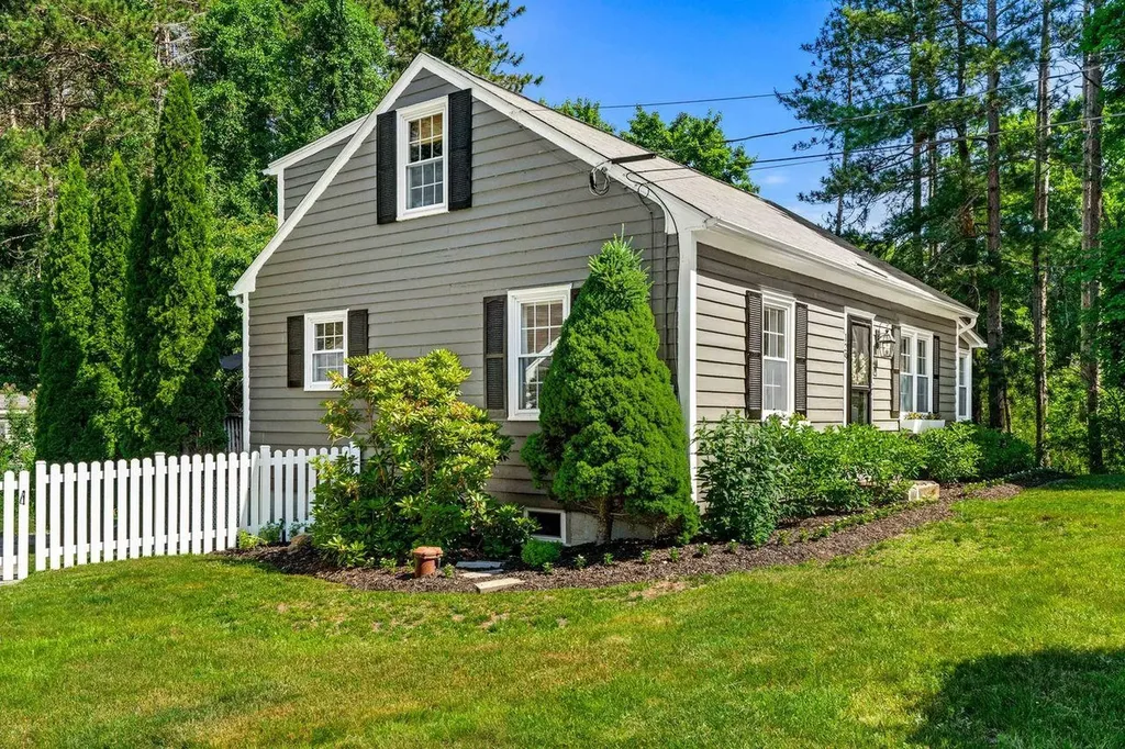 129 Bedford Center Road Bedford NH 03110