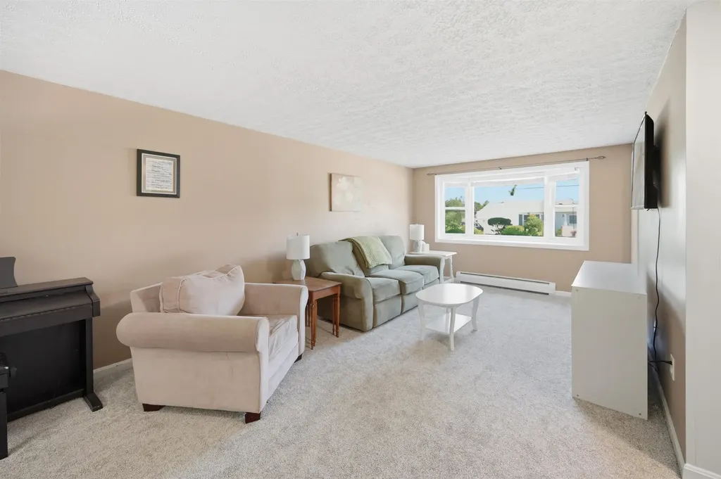 235 Patricia Lane Manchester NH 03104