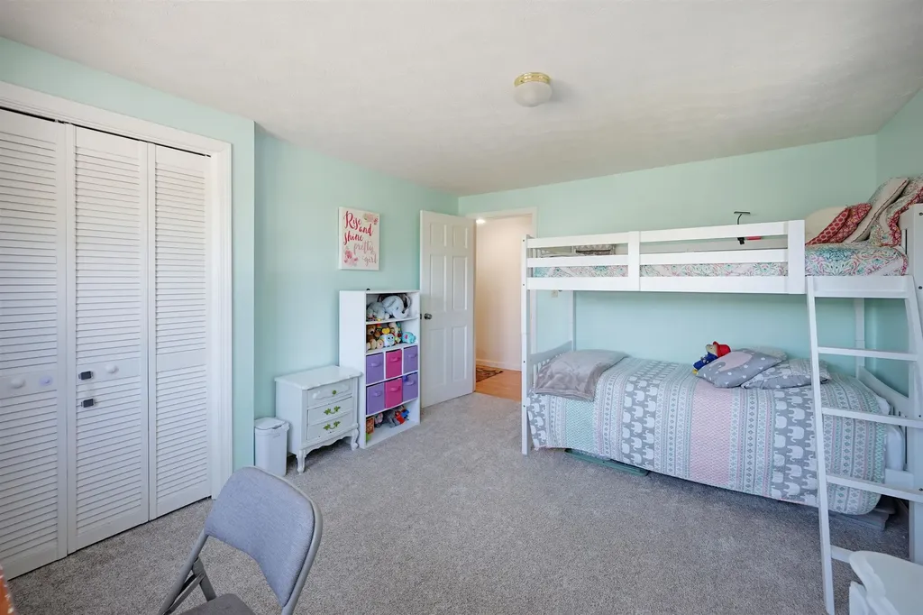 235 Patricia Lane Manchester NH 03104
