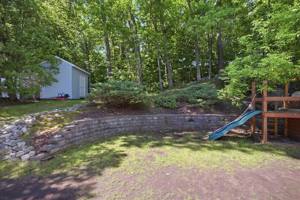 235 Patricia Lane Manchester NH 03104