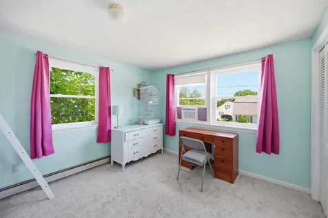 235 Patricia Lane Manchester NH 03104