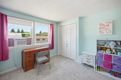 235 Patricia Lane Manchester NH 03104