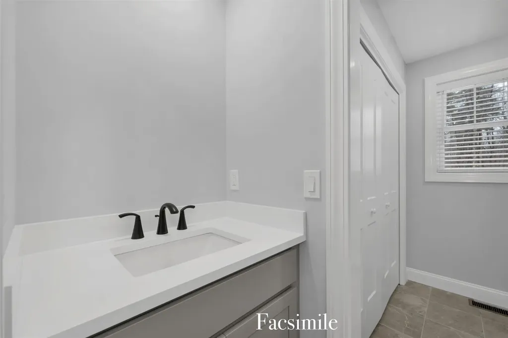 101 Laurel Road Hooksett NH 03106