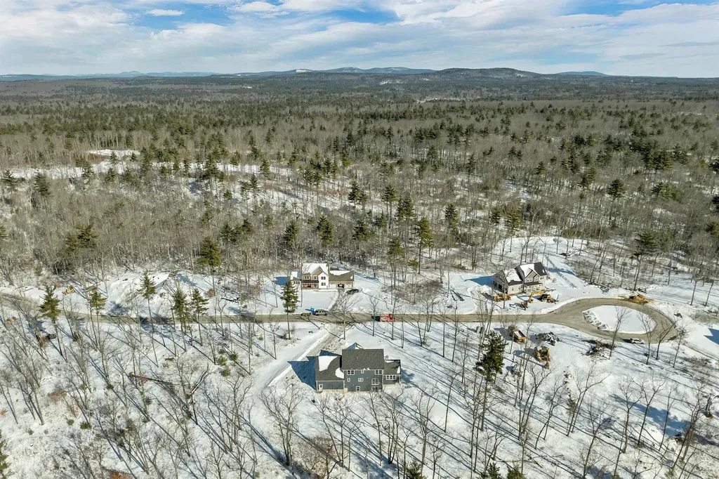 101 Laurel Road Hooksett NH 03106