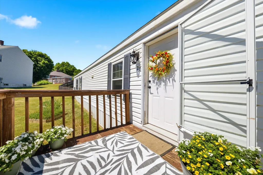 20 Center Court Epping NH 03042