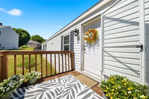 20 Center Court Epping NH 03042