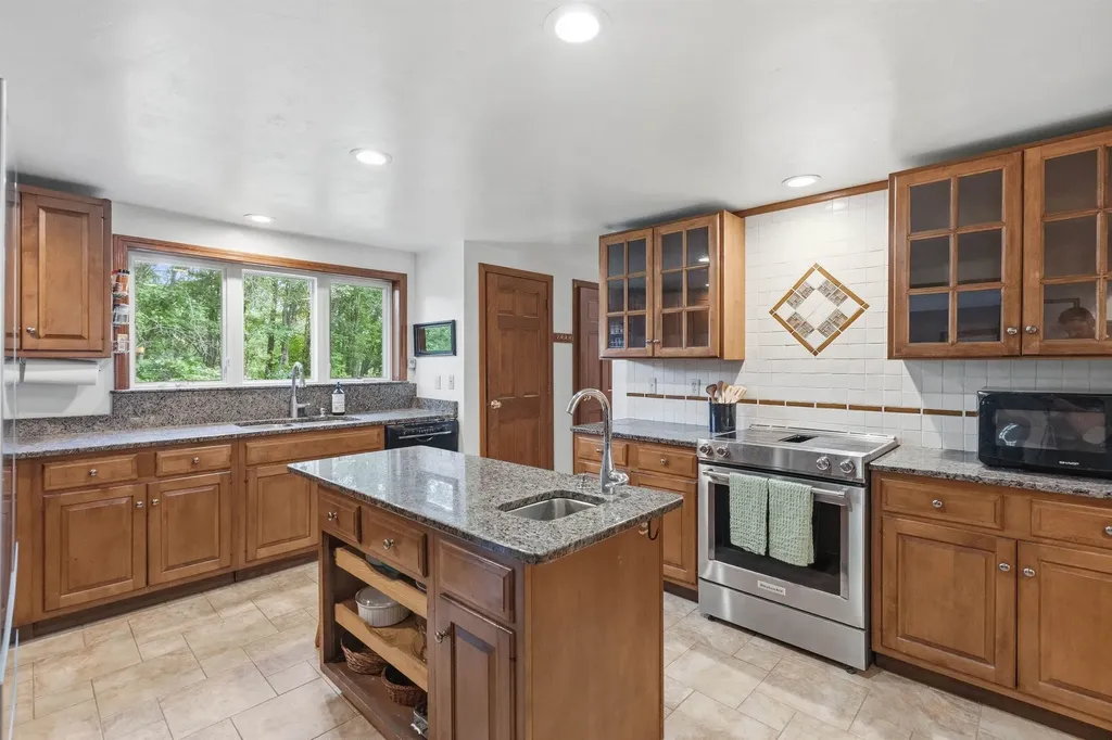 171 Dow Road Bow NH 03304