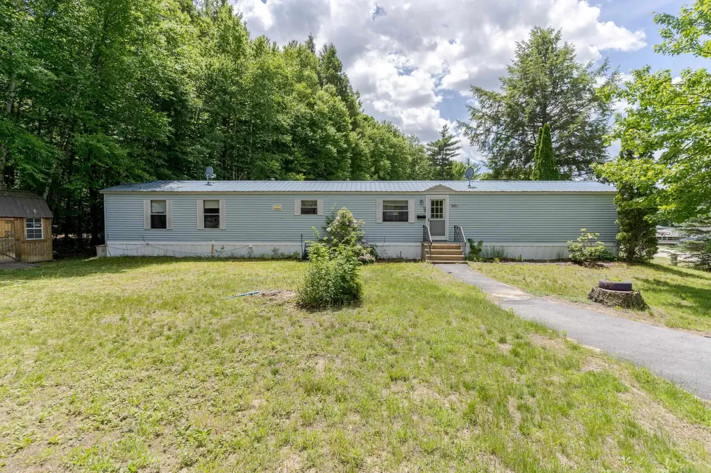 72 Royalcrest Park Rochester NH 03867