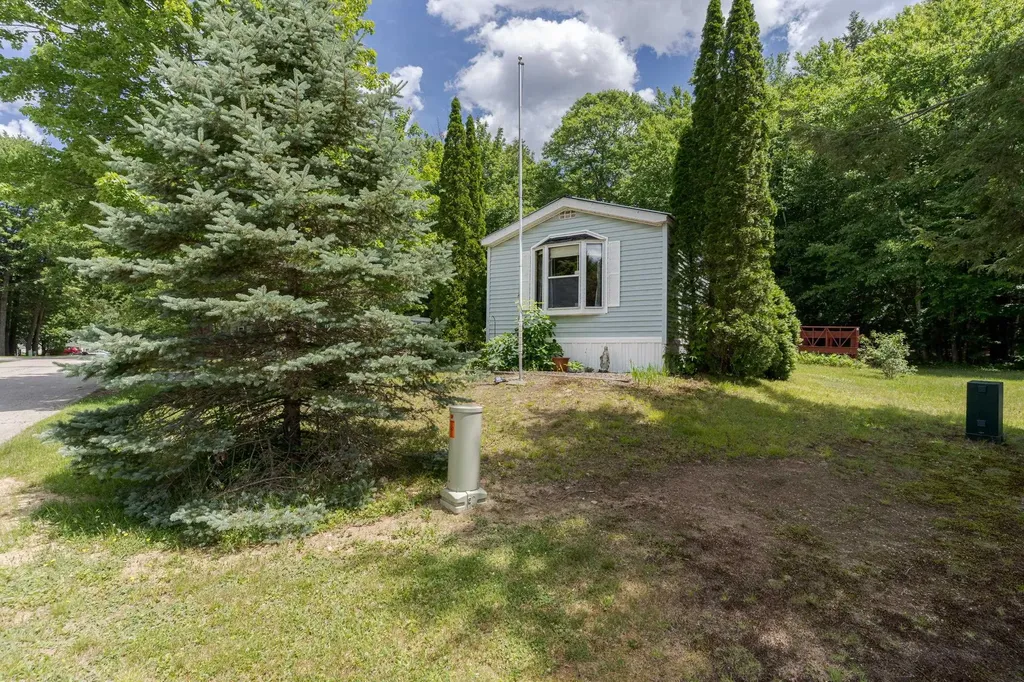 72 Royalcrest Park Rochester NH 03867