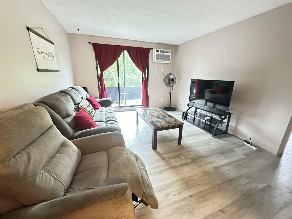 34 Dunbarton Road Manchester NH 03102