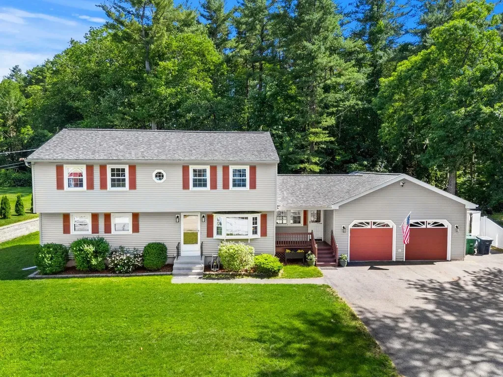 19 Yarmouth Drive Nashua NH 03062