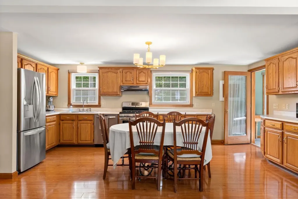 19 Yarmouth Drive Nashua NH 03062