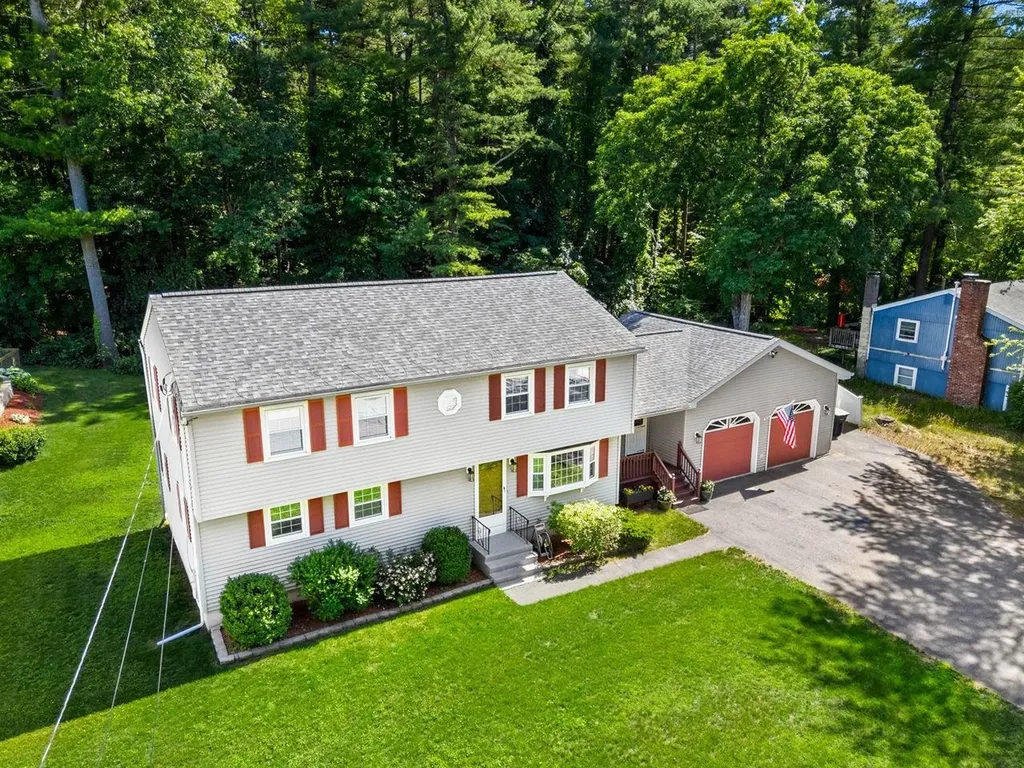 19 Yarmouth Drive Nashua NH 03062