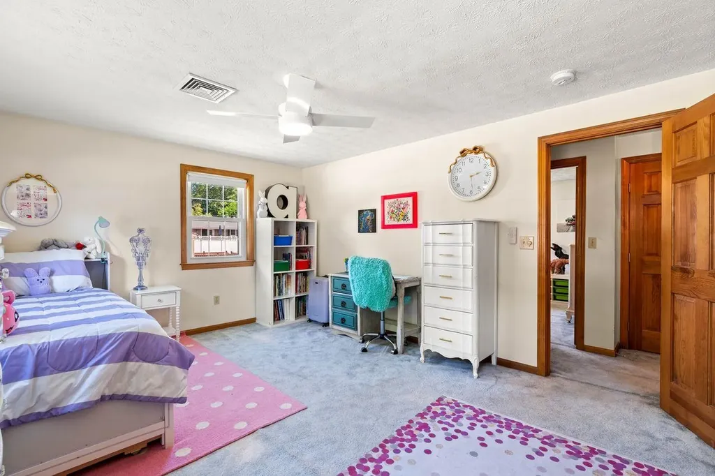 19 Yarmouth Drive Nashua NH 03062