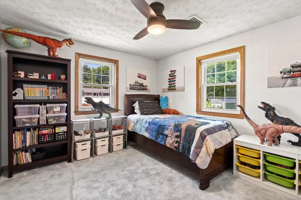 19 Yarmouth Drive Nashua NH 03062