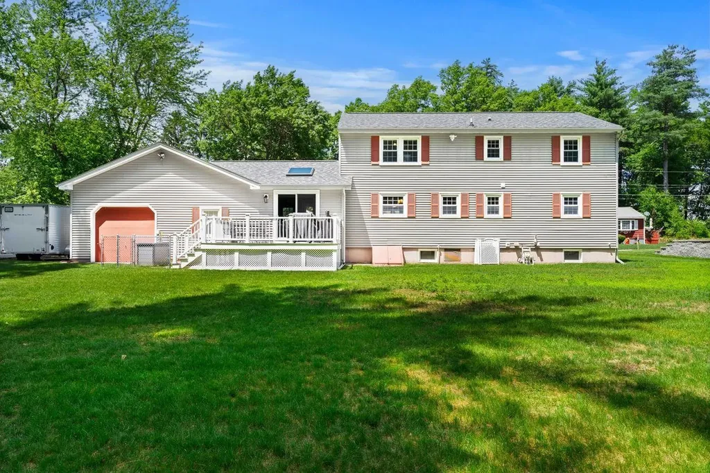 19 Yarmouth Drive Nashua NH 03062