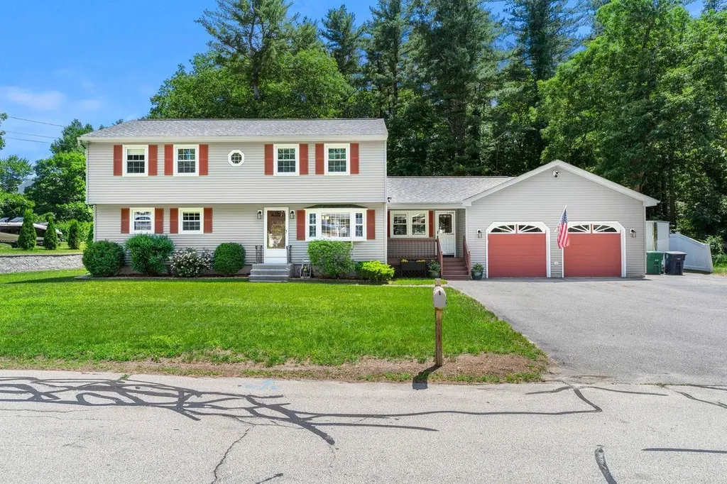 19 Yarmouth Drive Nashua NH 03062