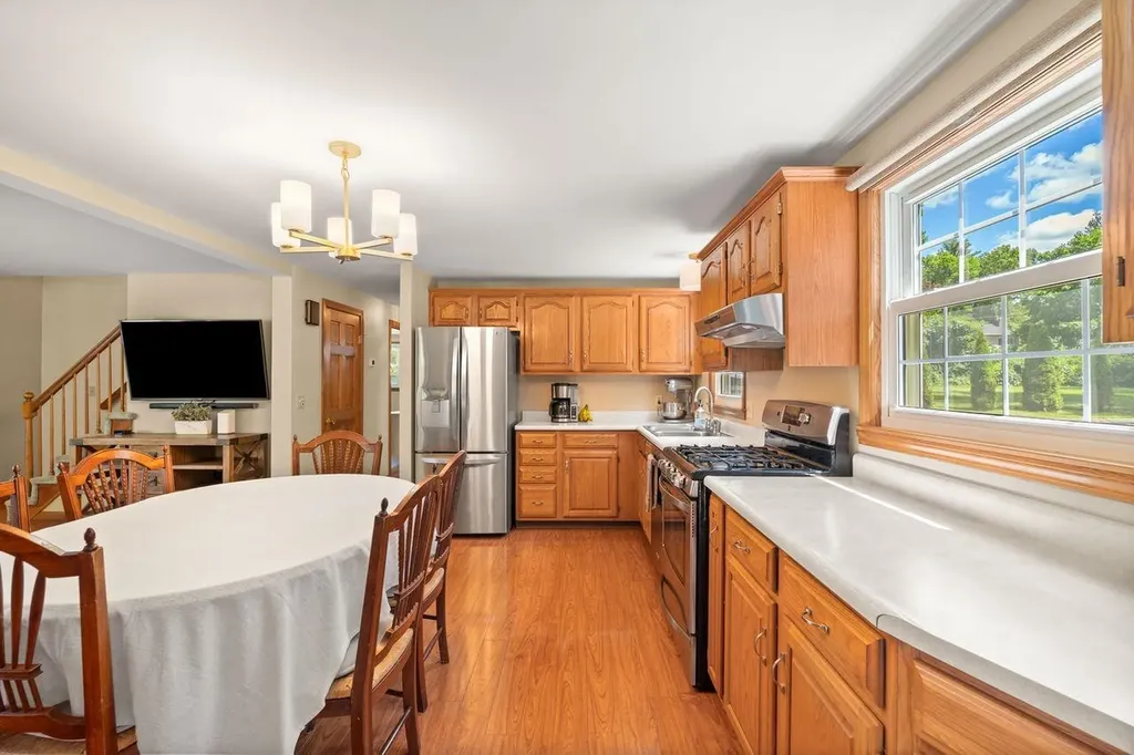 19 Yarmouth Drive Nashua NH 03062