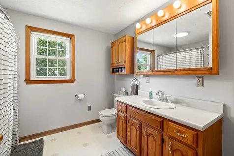 19 Yarmouth Drive Nashua NH 03062