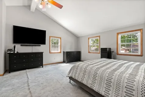 19 Yarmouth Drive Nashua NH 03062