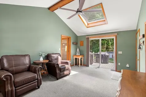 19 Yarmouth Drive Nashua NH 03062