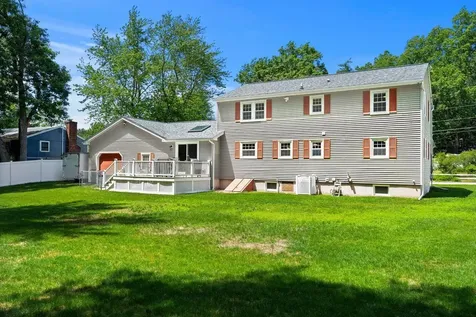 19 Yarmouth Drive Nashua NH 03062