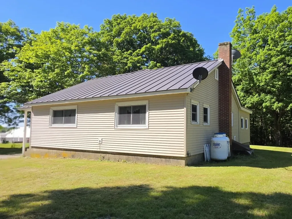 585 North Road Franklin NH 03235