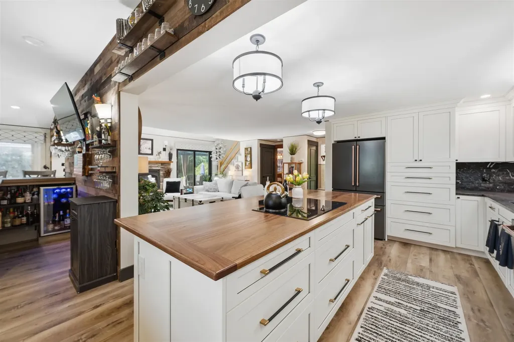 60 Stanley Brook Drive Salem NH 03079