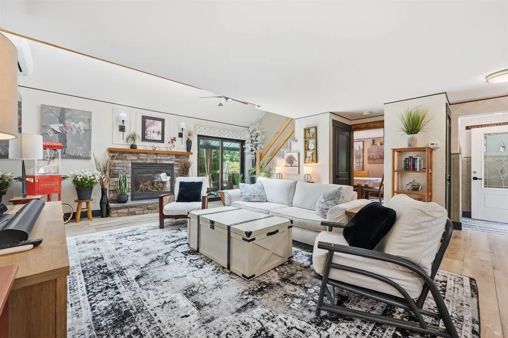 60 Stanley Brook Drive Salem NH 03079