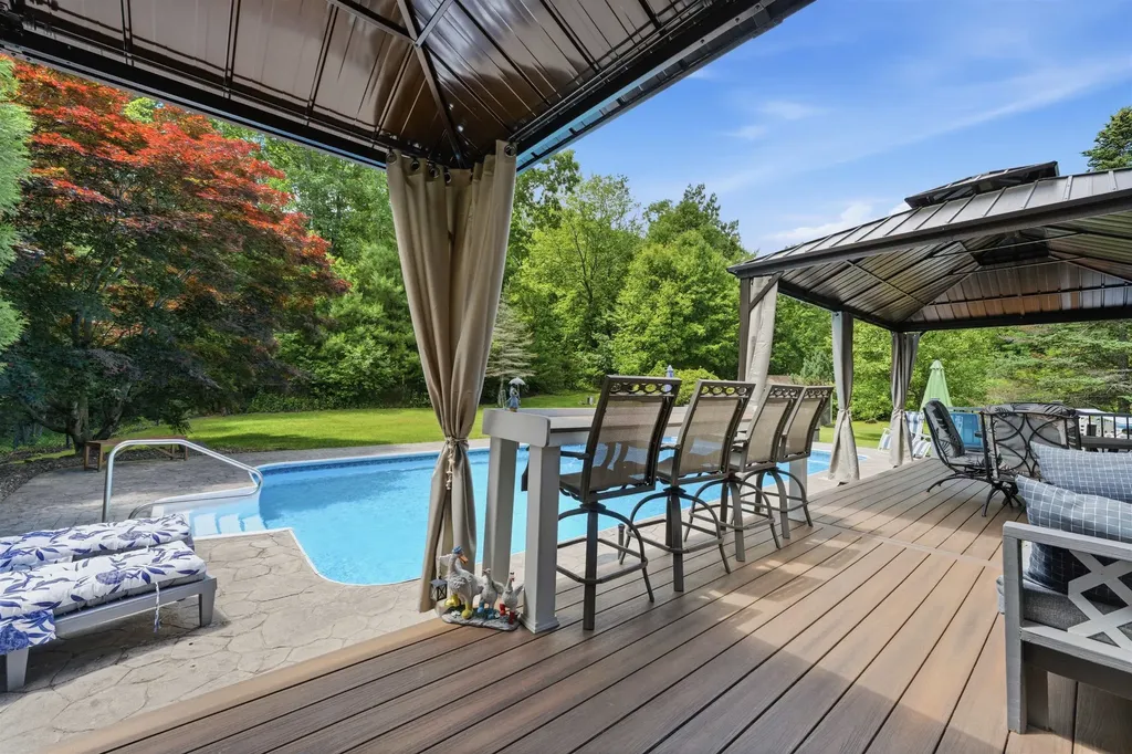 60 Stanley Brook Drive Salem NH 03079
