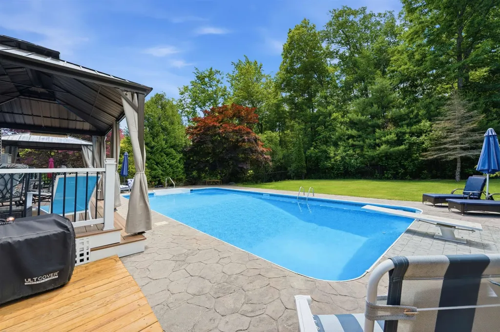 60 Stanley Brook Drive Salem NH 03079