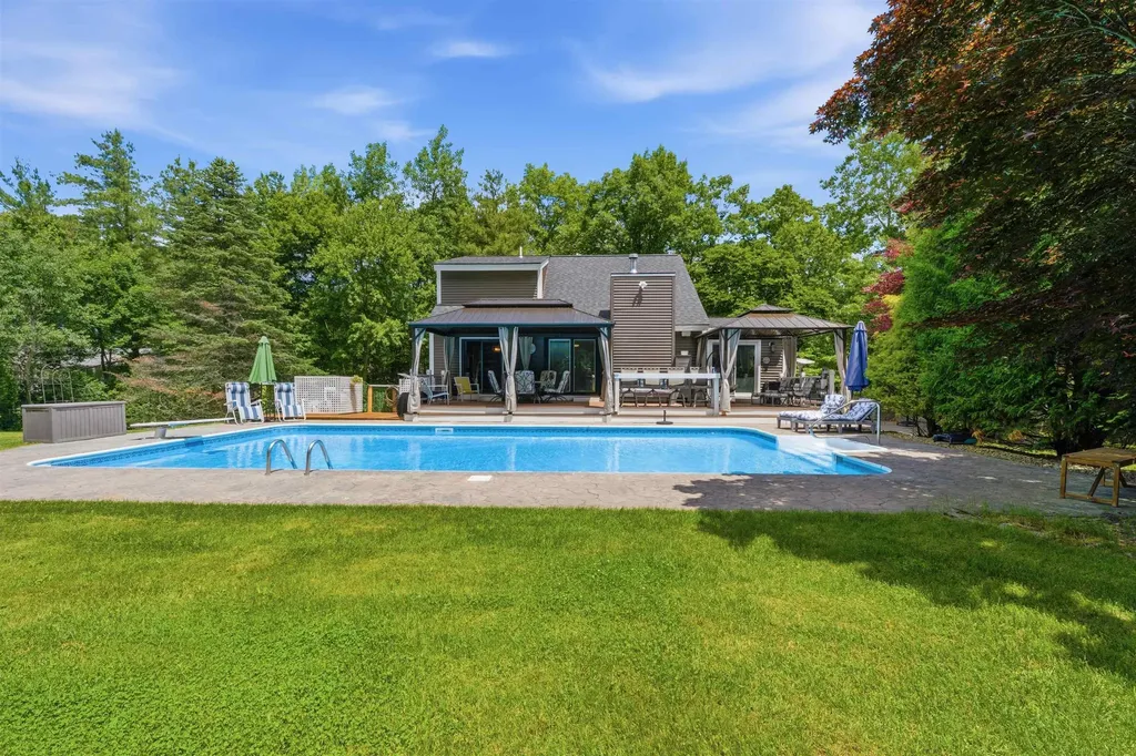 60 Stanley Brook Drive Salem NH 03079
