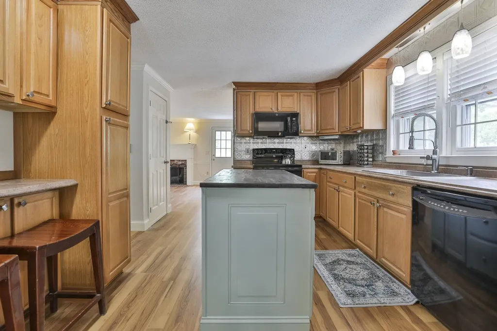 4 Spindlewick Drive Nashua NH 03062