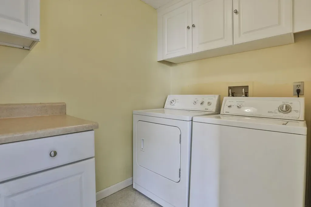 4 Spindlewick Drive Nashua NH 03062
