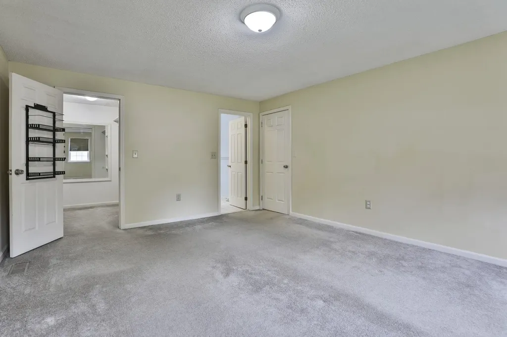 4 Spindlewick Drive Nashua NH 03062