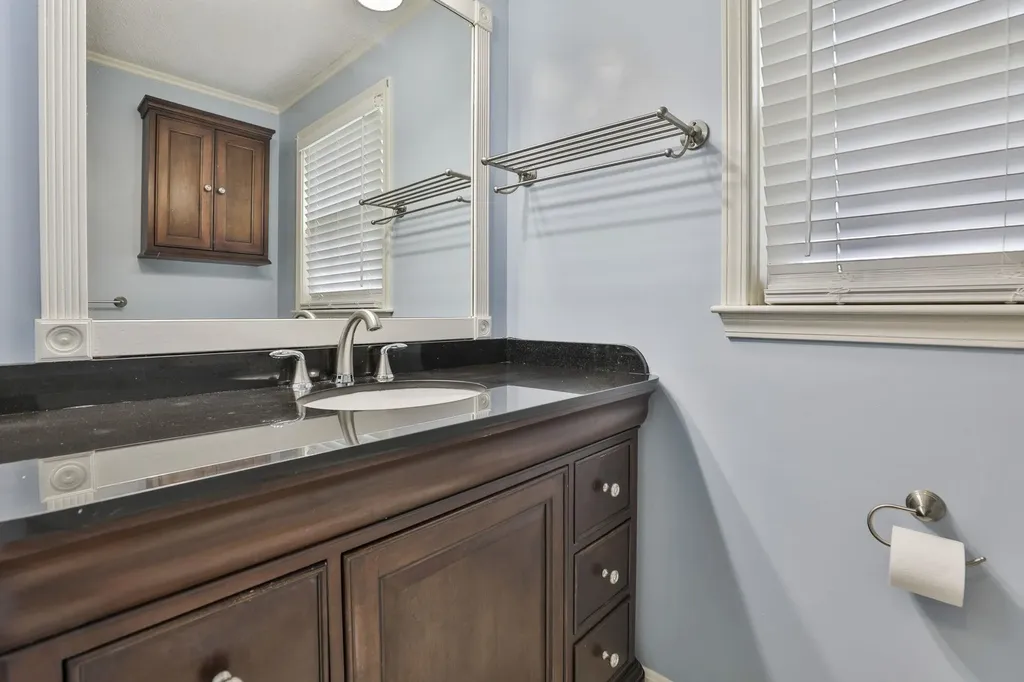 4 Spindlewick Drive Nashua NH 03062