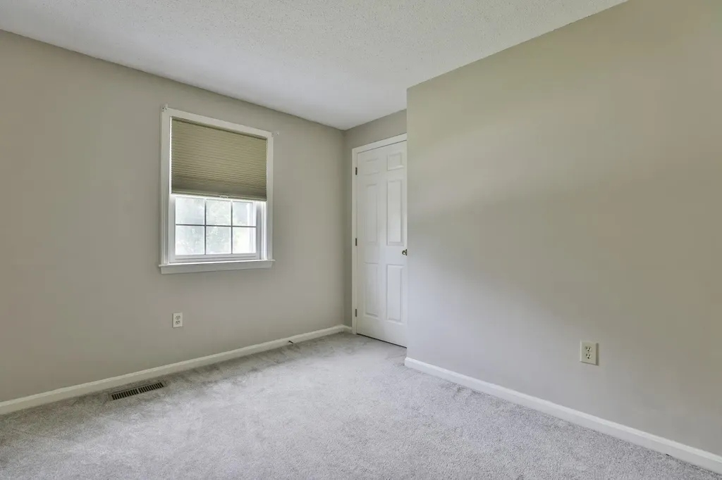 4 Spindlewick Drive Nashua NH 03062