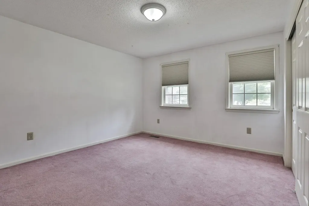 4 Spindlewick Drive Nashua NH 03062