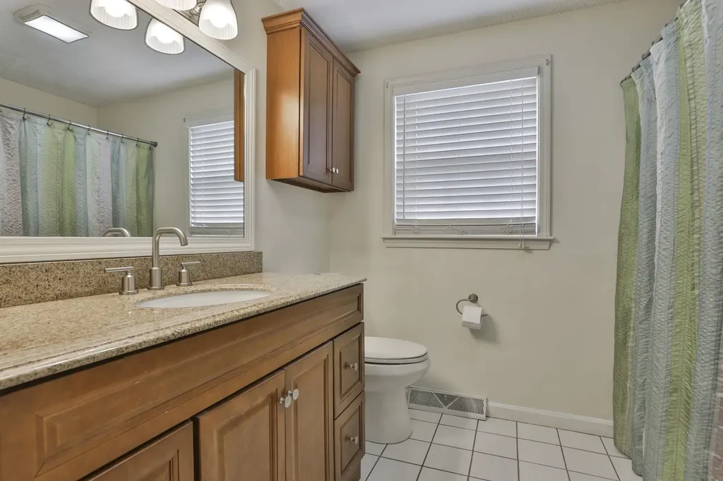 4 Spindlewick Drive Nashua NH 03062