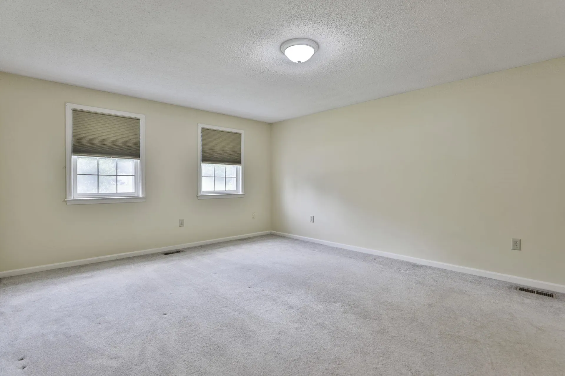 4 Spindlewick Drive Nashua NH 03062