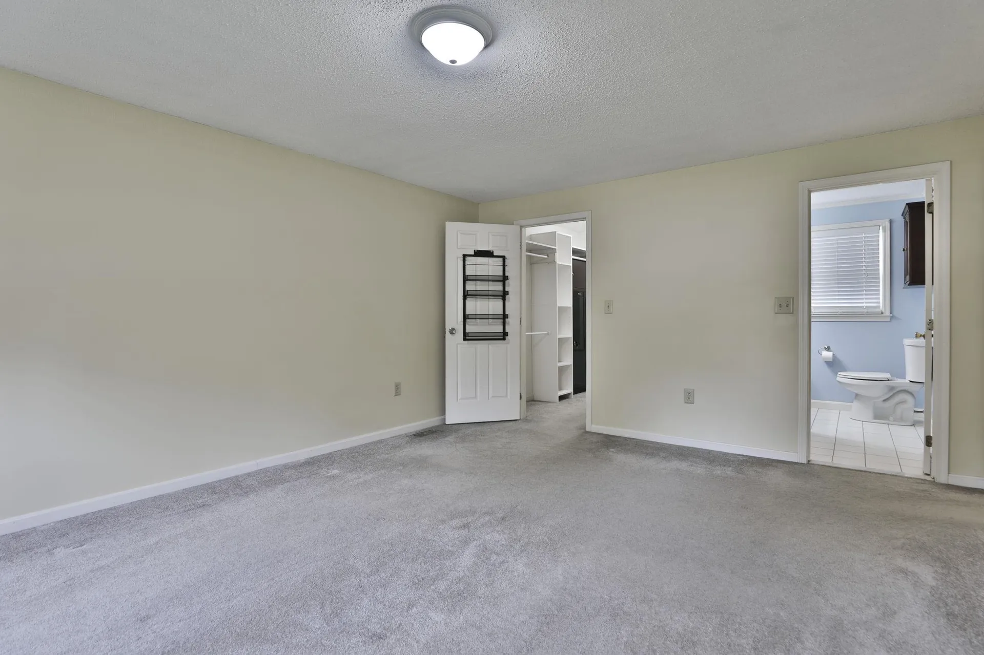 4 Spindlewick Drive Nashua NH 03062