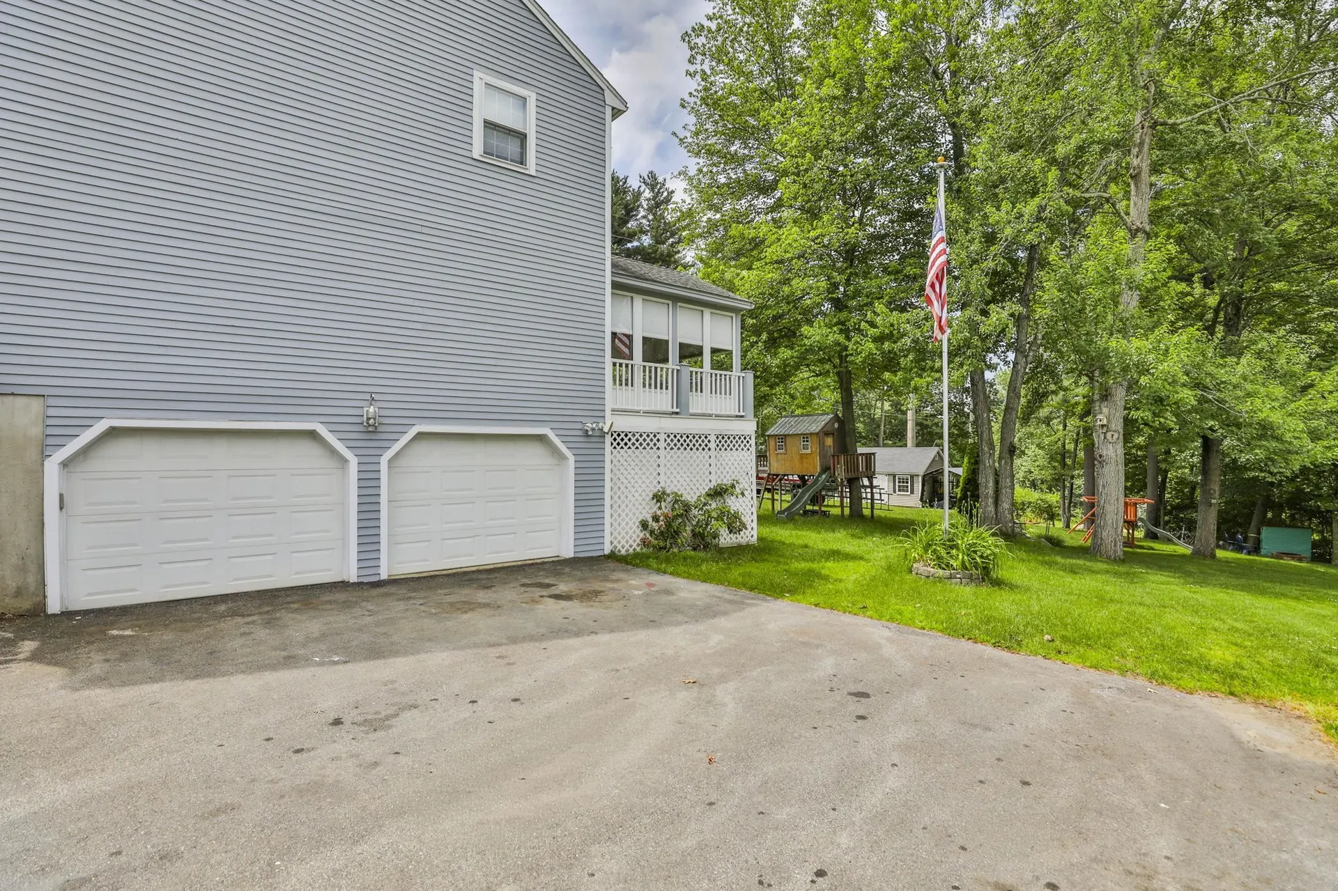 4 Spindlewick Drive Nashua NH 03062