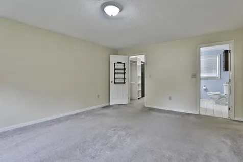 4 Spindlewick Drive Nashua NH 03062