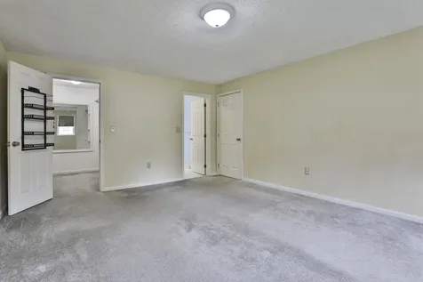 4 Spindlewick Drive Nashua NH 03062